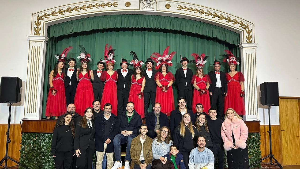 Grupo de Teatro de São João das Lampas estreia revista 'Que Grande Mixórdia'