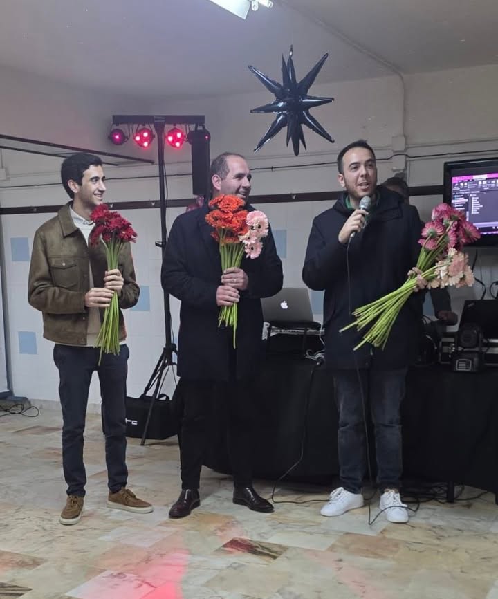 Freguesia assinala Dia Internacional da Mulher com entrega de flores